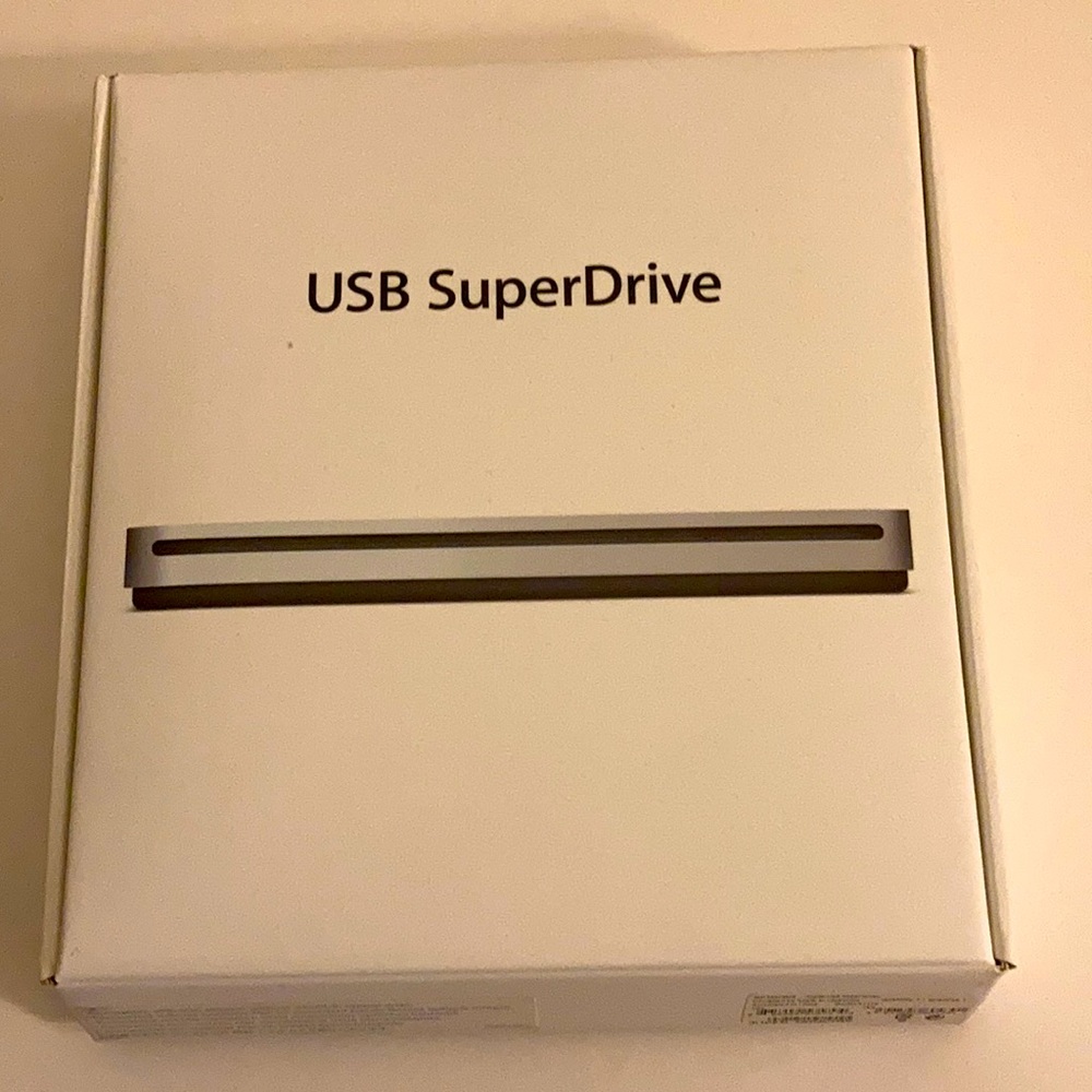 Brand New! Apple USB SuperDrive - Picture 1 of 10